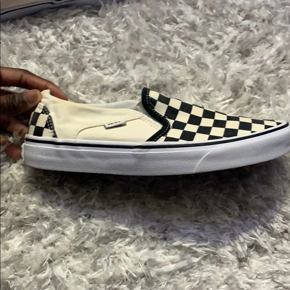 Vans - Picture 2 of 3
